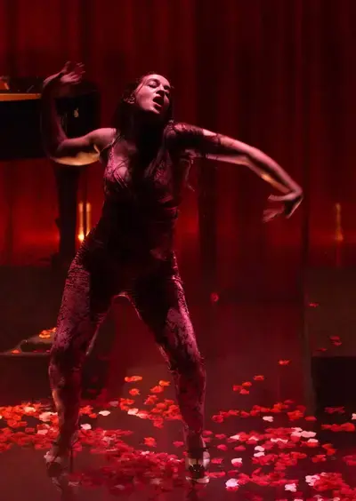 Niquer la fatalité, chemin(s) en forme de femme