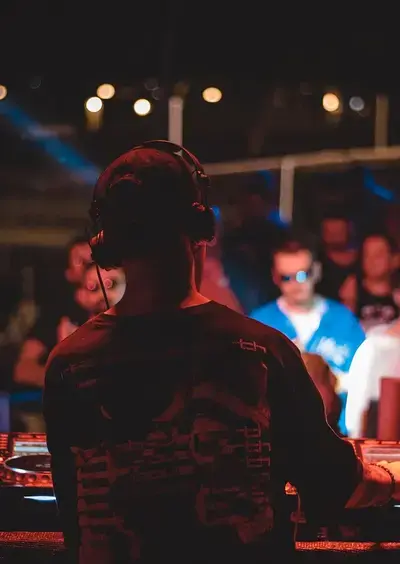 Concert à Brûlon "DJ KEV"