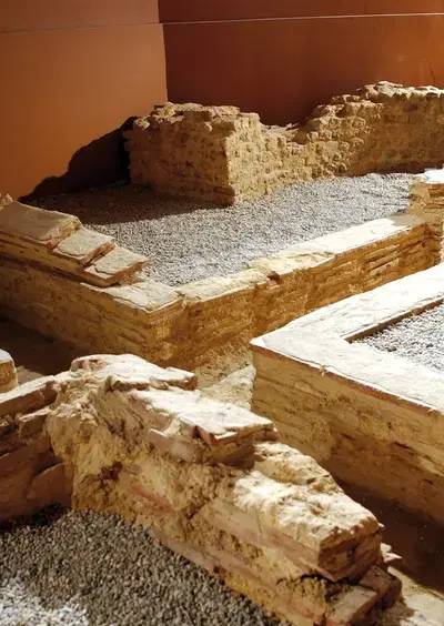 Les thermes romains (annule et remplace La Cité Plantagenêt)