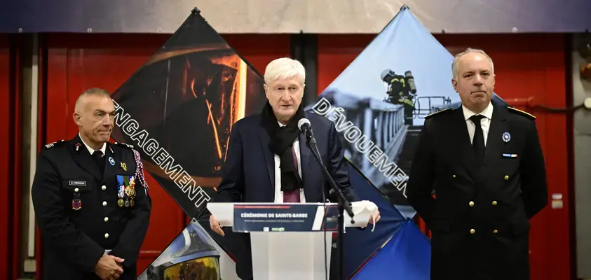 Dominique Le Mèner, Président du Conseil départemental et du SDIS 72, Sébastien Jallet, Préfet, et Christophe Frerson, Colonel Hors Classe et directeur départemental du SDIS 72