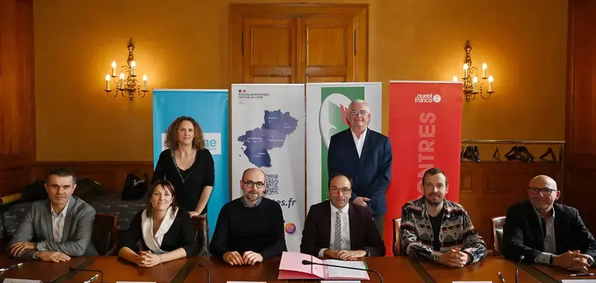 Le challenge d'écriture Classes presse est de retour avec le thème « Derrière les écrans »