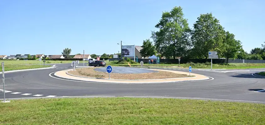 Un nouveau carrefour giratoire à La Suze-sur-Sarthe (RD 23/RD 12/RD79) 