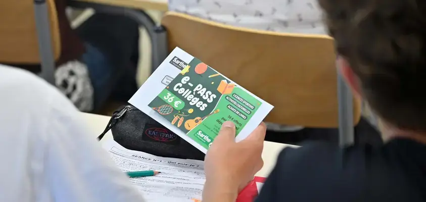 E-Pass Collèges et dictionnaires : le Département accompagne les collégiens