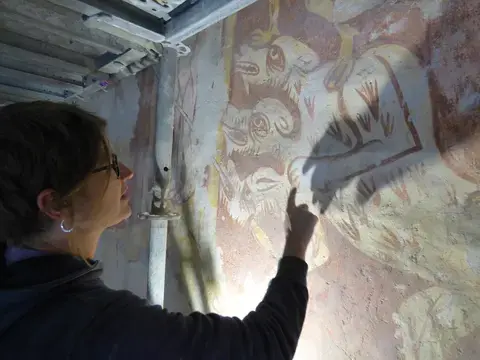 CONFÉRENCE "La restauration des peintures murales de la nef de l’église Saint Hilaire d’Asnières-sur-Vègre"