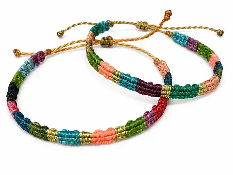 Réalisez votre bracelet en micro-macramé