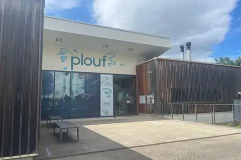 Visite du centre aquatique Plouf