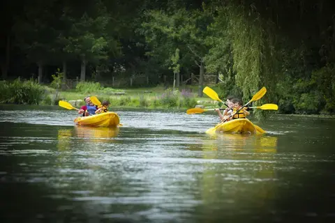 Location de kayaks à Montfort-le-Gesnois