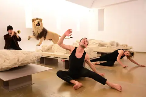 Spectacle : danse avec les animaux au musée