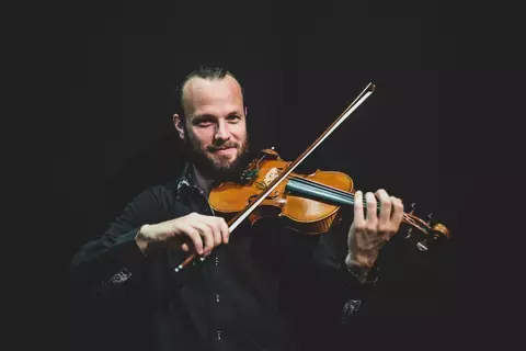 [RÉ]VEILLÉE
