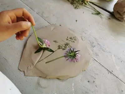 Atelier famille "Herbier en argile" par le musée de la faïence et de la céramique de Malicorne