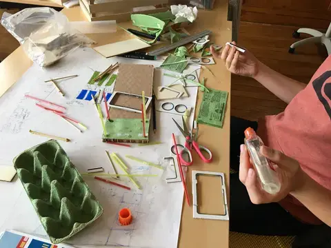 Atelier famille autour de l’exposition « L’extension et la surélévation »