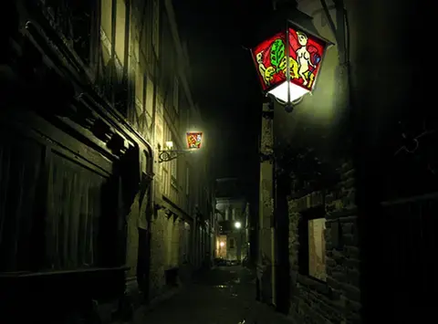 Le Mans la nuit : des lumières dans la Cité Plantagenêt