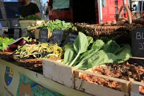 MARCHÉ DIMANCHE A GUECELARD