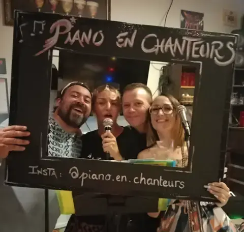 Le Piano En-chanteurs- Festival théâtral rural"Le Champ des Possibles”