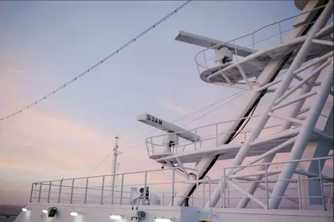 Voyage au cœur des ondes mystérieuses : la télégraphie sans fil, la radio, la télévision, le radar.