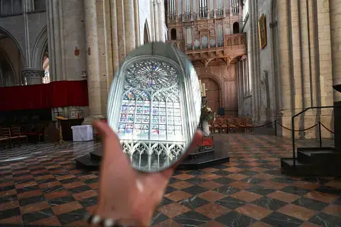 La Cathédrale sens dessus dessous !