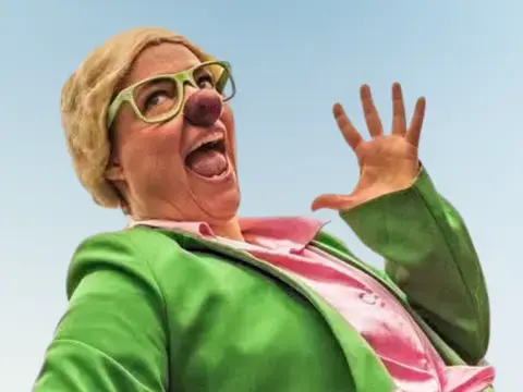 Stages Stage Jeu burlesque | Guilène Loizeau - Les Ailes du Rire