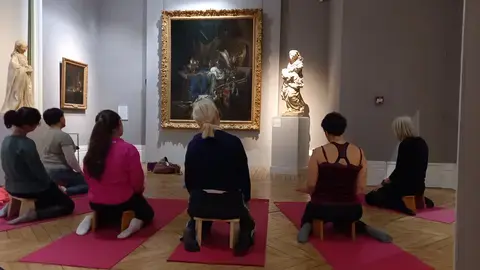 Séance de Yoga au musée de Tessé