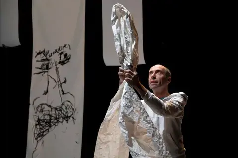 UN TRAIT SANS FIN - CIE LES TOMBÉS DE LA LUNE