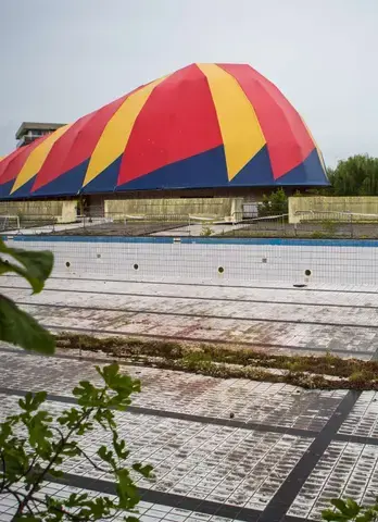Visites De la piscine au Chapiteau