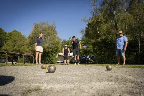 Concours de pétanque