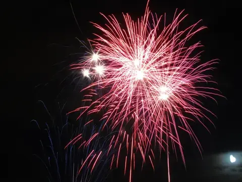 Fête nationale : retraite aux flambeaux, bal et feux d'artifice