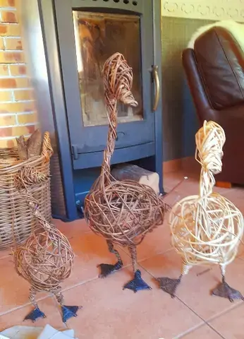 Vannerie au musée. Fabrication d'une oie