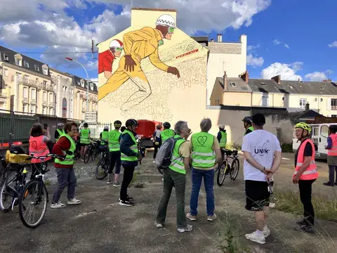 A Vélo Curieuz'Mans : balade Transformations murales avec Cyclamaine