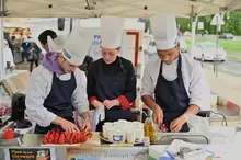 Opération de dégustation sur le marché des jacobins 
