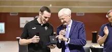 Terry Tarpey reçoit la médaille d'or du Département