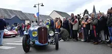 Neuville dans la course