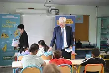 Chèques collèges et dictionnaires: le Département accompagne les collégiens 