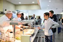 Semaine du goût : un repas concocté par des chefs-restaurateurs pour les collégiens sarthois