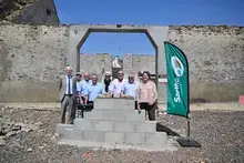 Pose de la première pierre de la salle polyvalente à Saint-Ouen-de-Mimbré