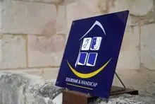 L’accueil inclusif de l’Abbaye Royale de l’Épau labellisé « Tourisme & Handicap »