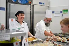 Un repas concocté par des chefs-restaurateurs pour les collégiens sarthois