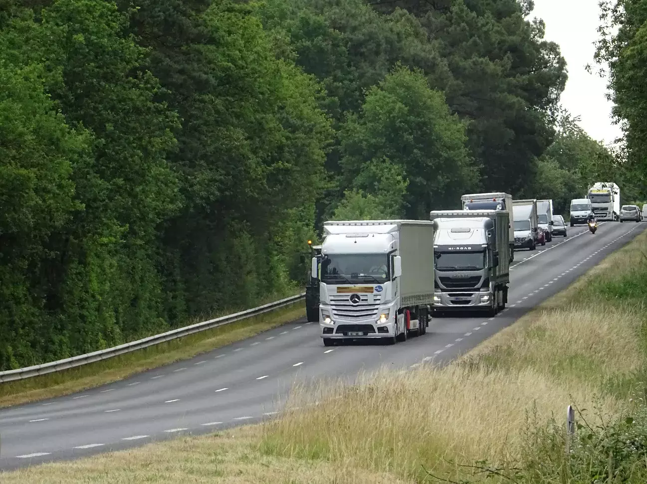 poids-lourds sur la route de Saint-Calais