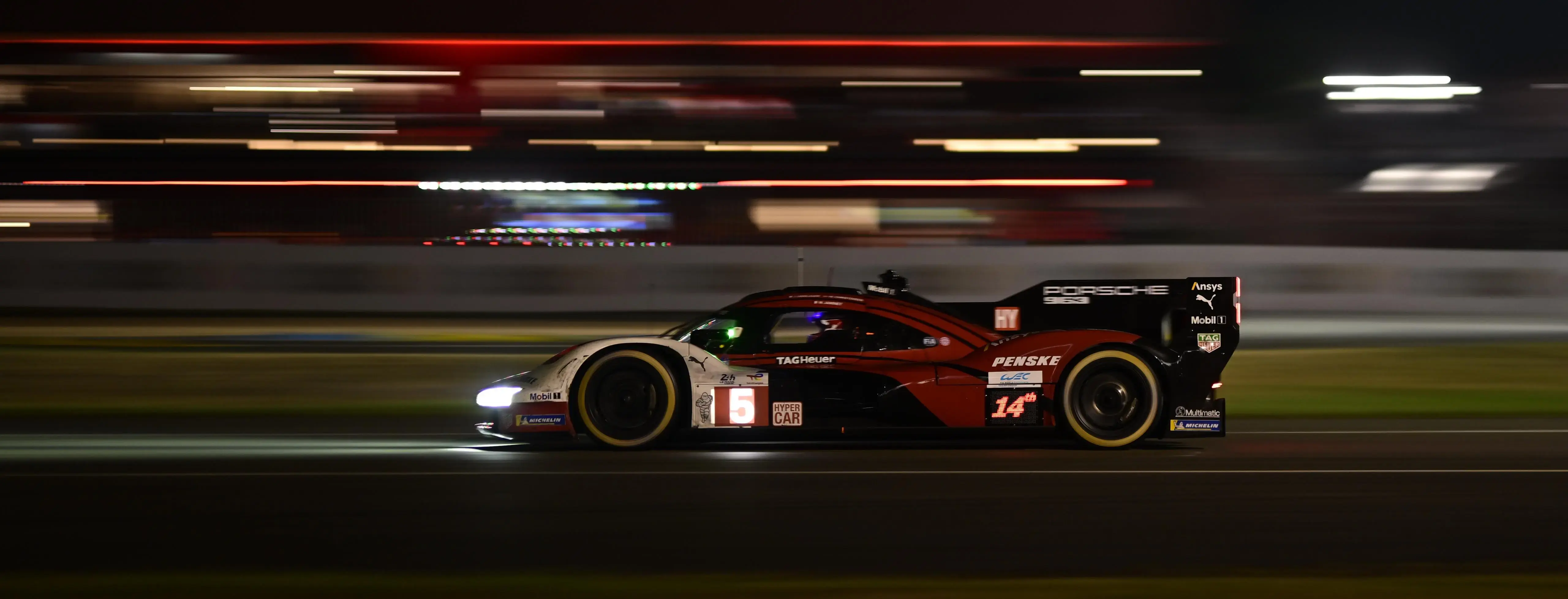 La nuit sur le circuit