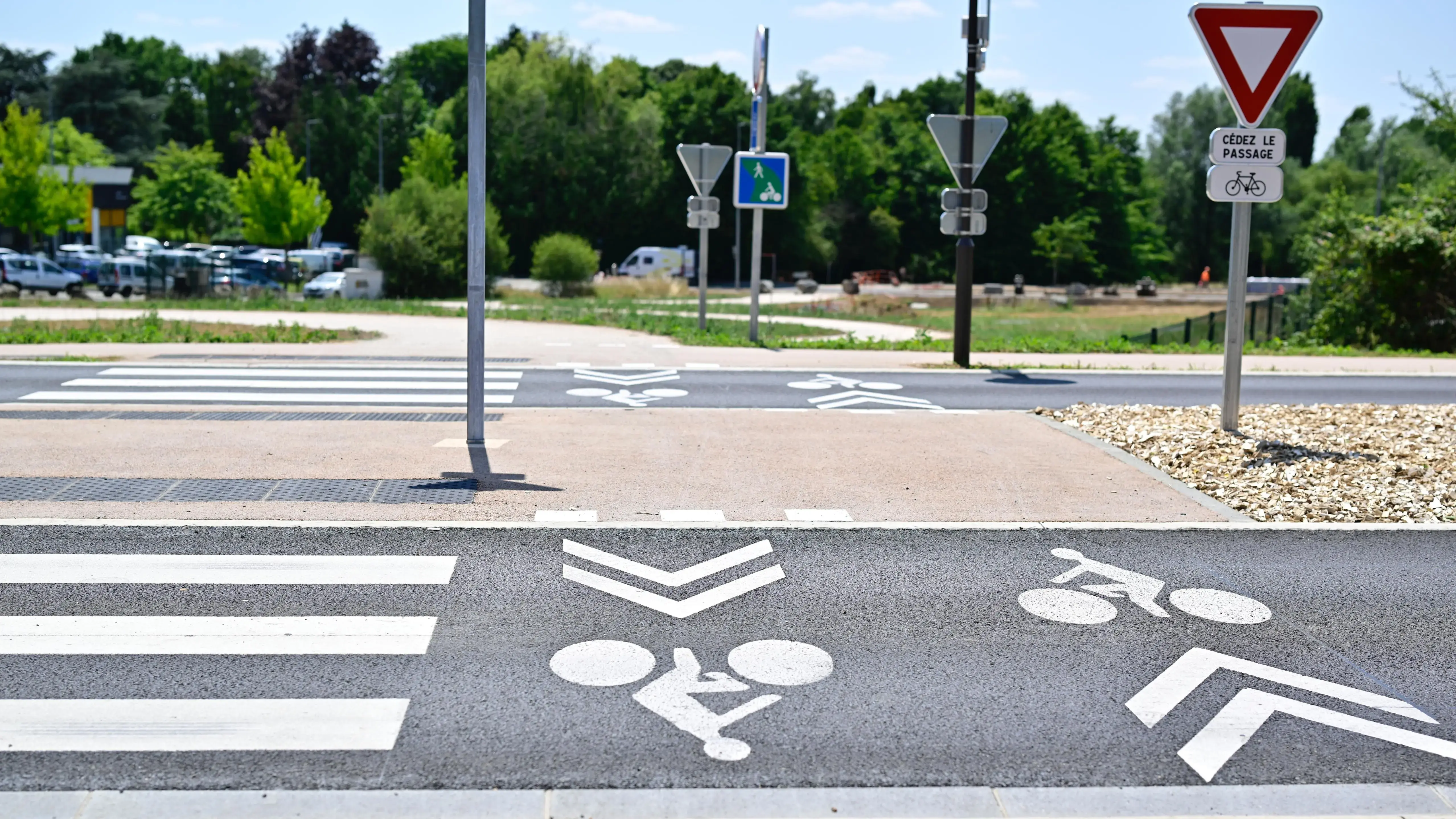 Aménagement de la route de Laval et de la traversée du Boulevard nature