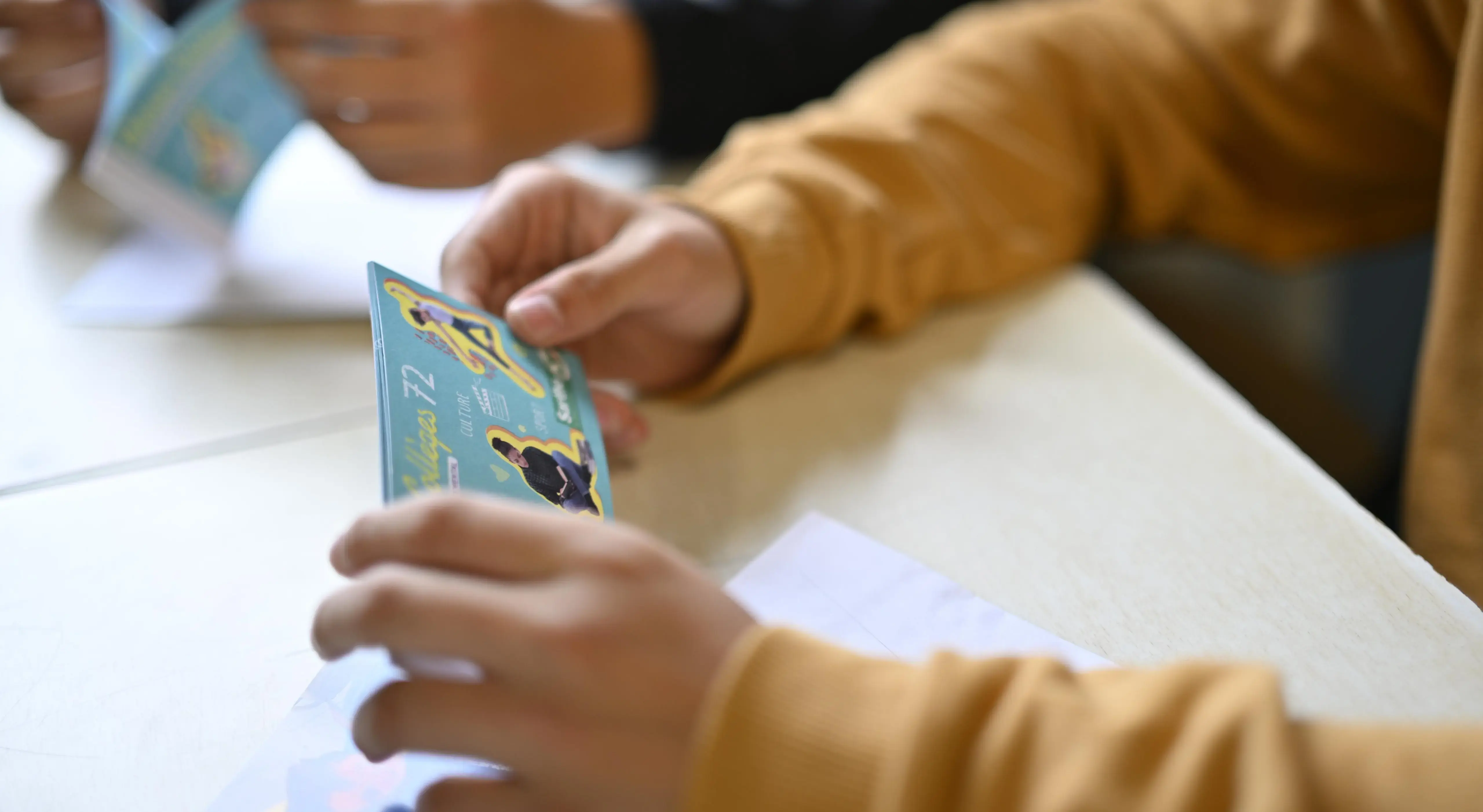 Chèques collèges distribués en Sarthe