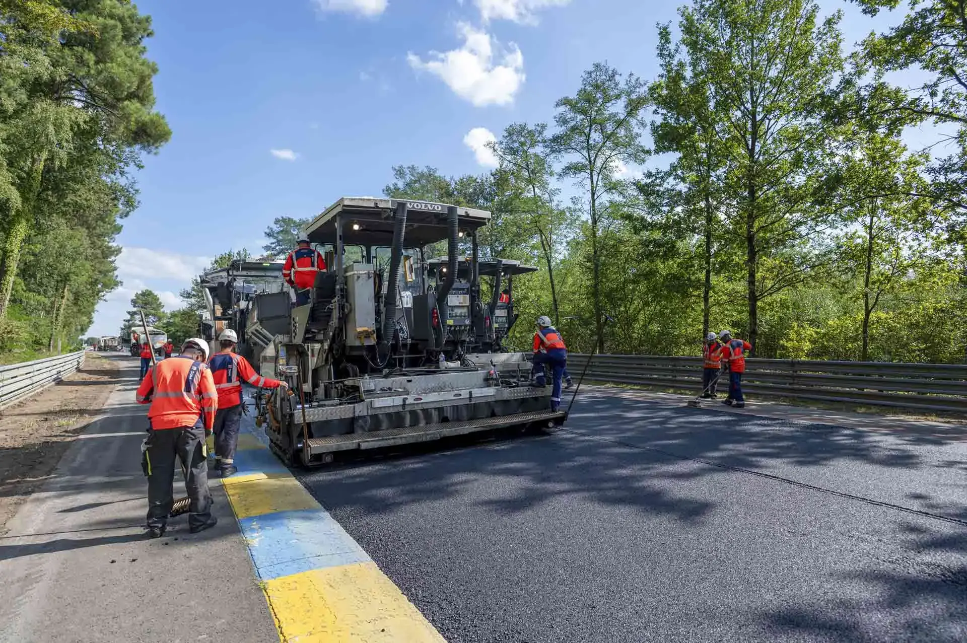 Mulsanne : pose d’enrobés sur le circuit