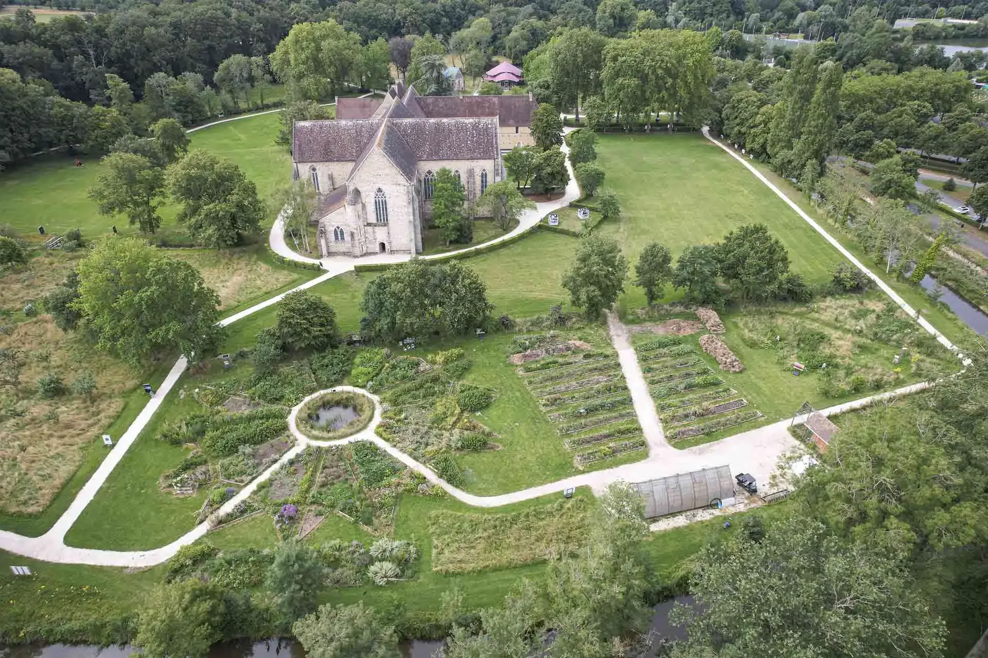 Abbaye Royale de l’Épau : nouveaux aménagements et toujours plus de visiteurs !