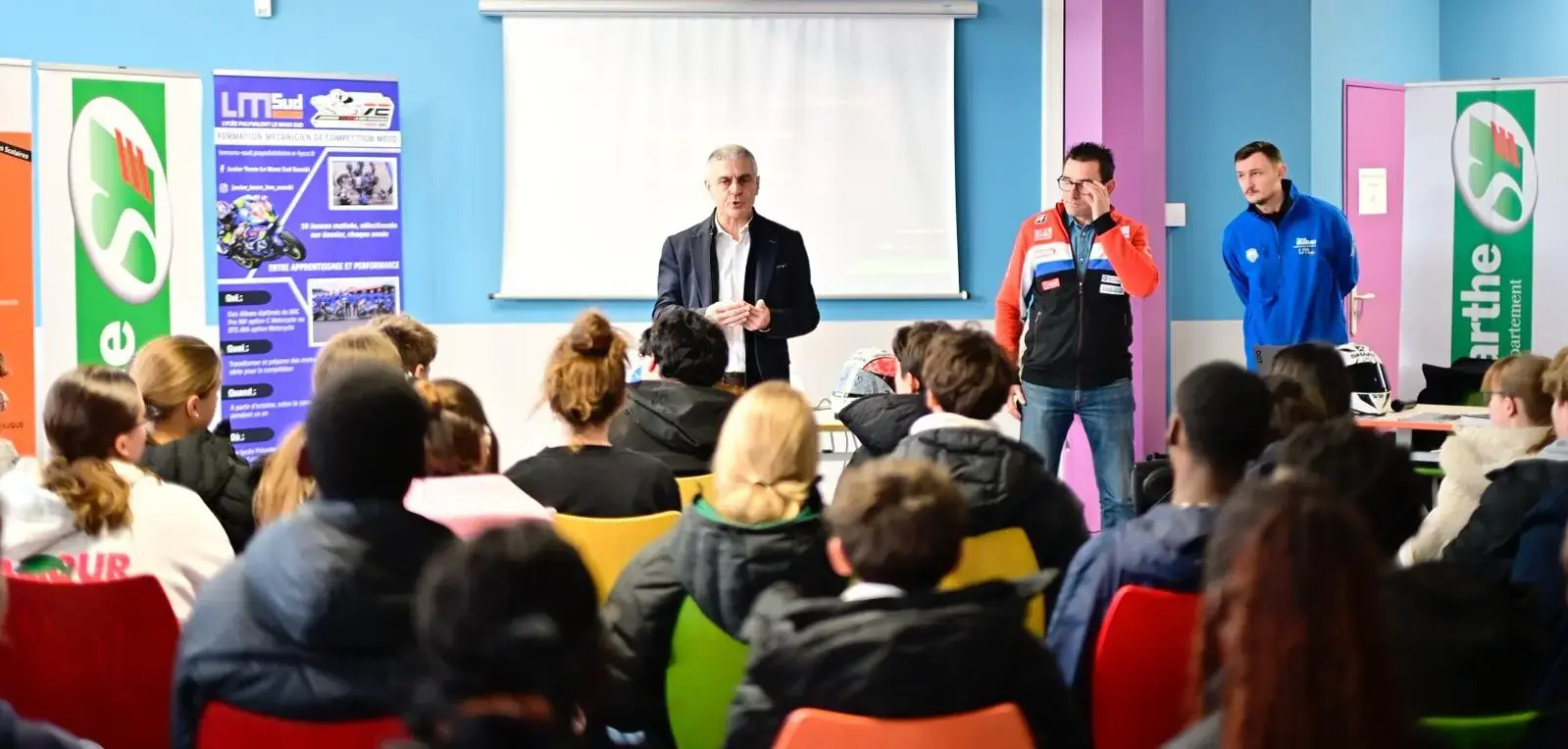 Le Département invite 120 collégiens à la rencontre de Damien Saulnier